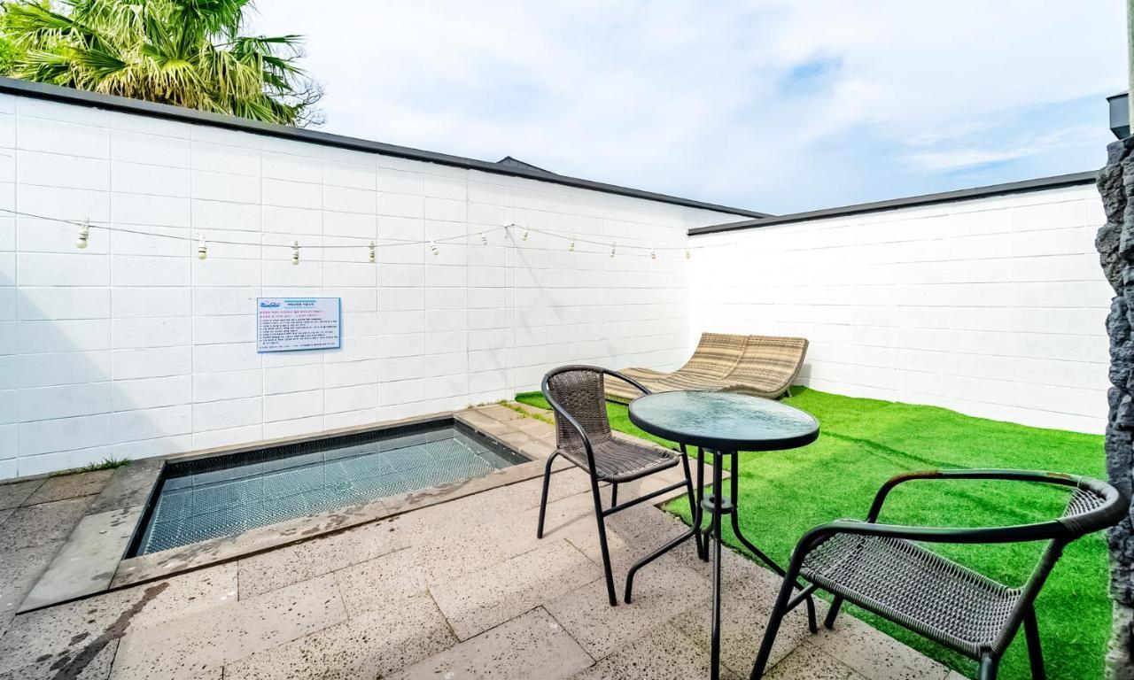 Pool And Villa Sorang Jeju Exterior photo