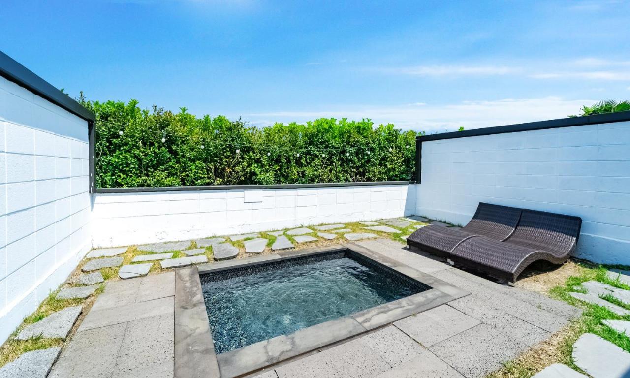 Pool And Villa Sorang Jeju Exterior photo