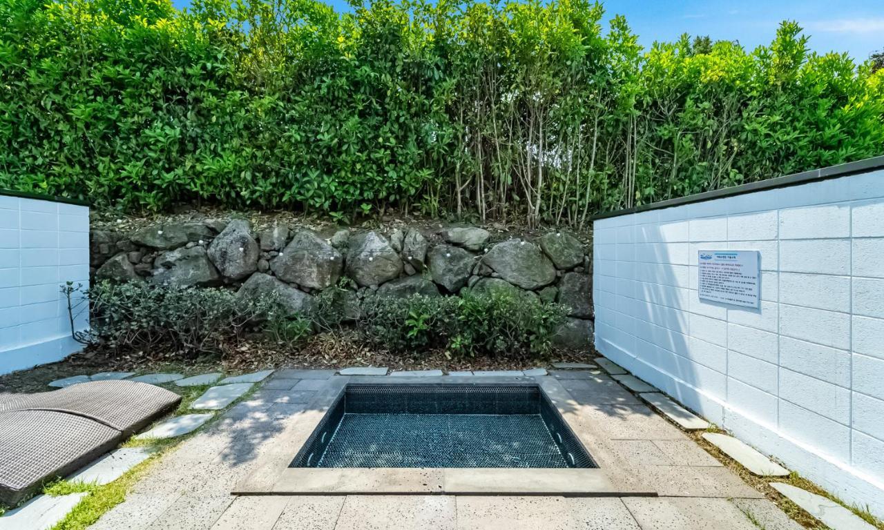 Pool And Villa Sorang Jeju Exterior photo