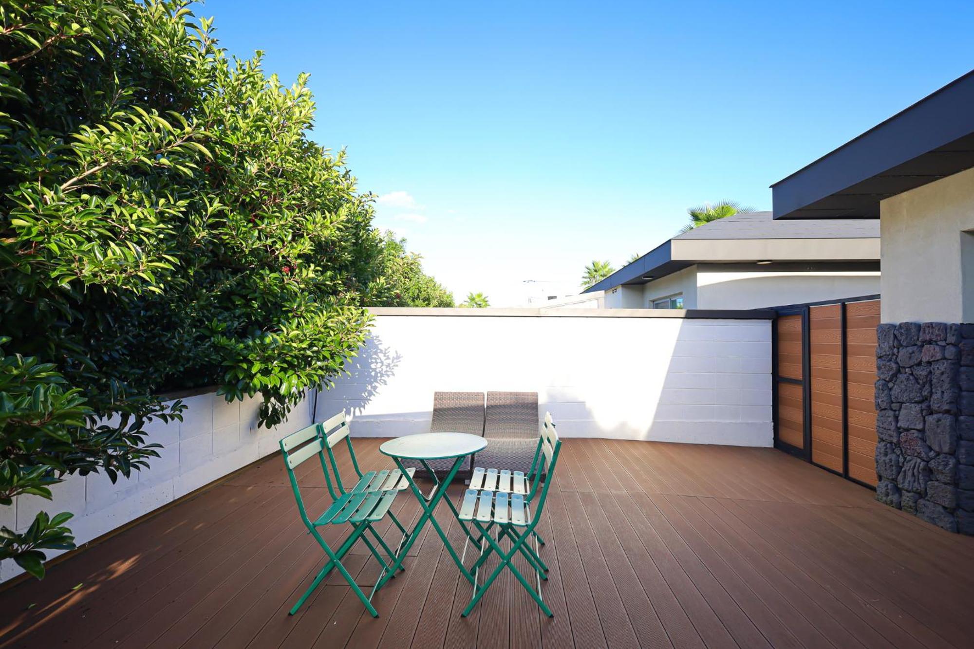Pool And Villa Sorang Jeju Exterior photo