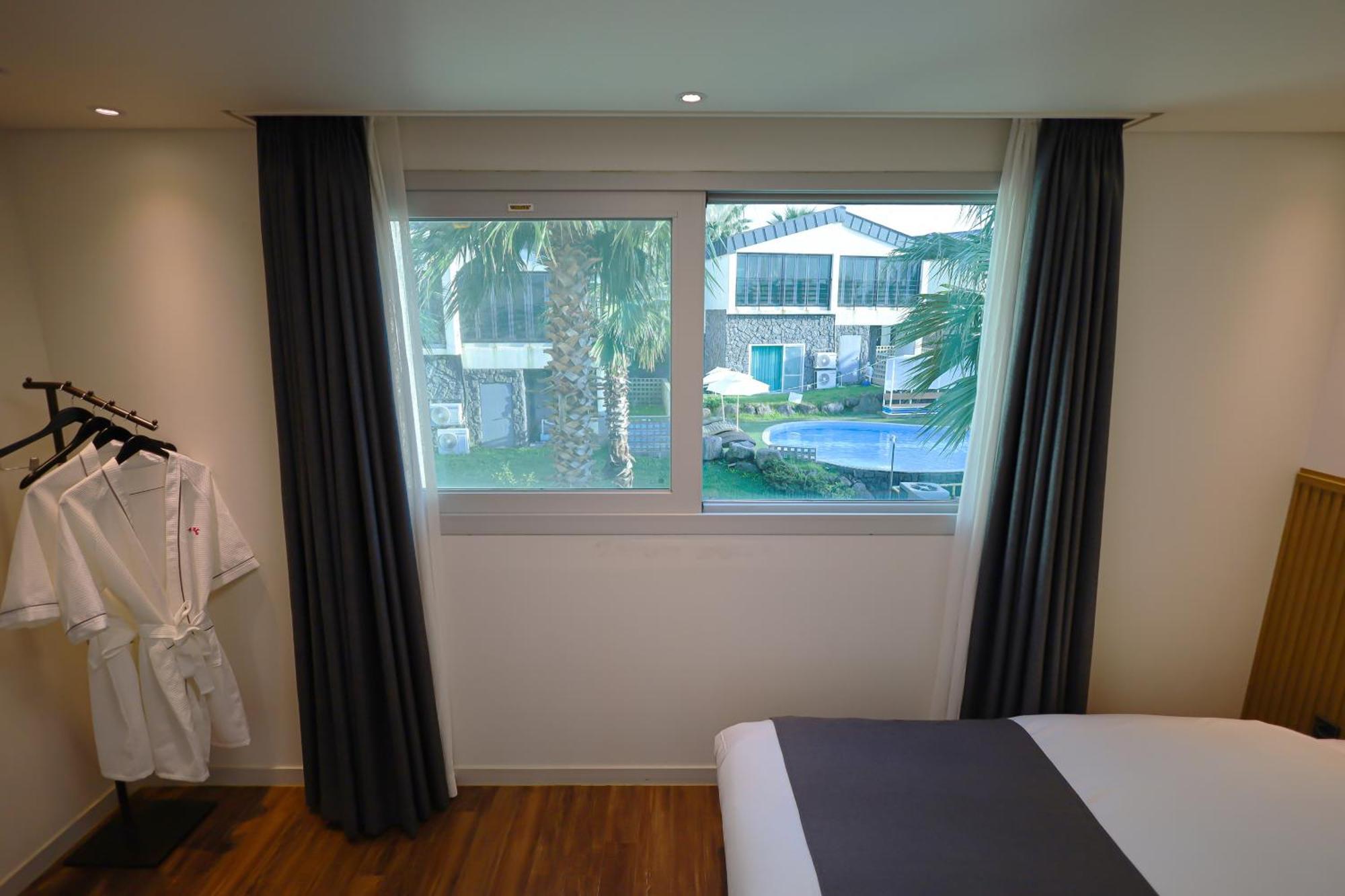 Pool And Villa Sorang Jeju Exterior photo